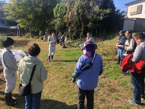 草の上に立っている子供たち
AI 生成コンテンツは誤りを含む可能性があります。